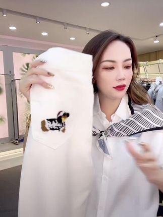 1021百搭经典白色刺绣腊肠狗牛仔直筒阔腿裤休闲时尚韩版微微宽松#白牛仔裤 #直筒裤#微胖穿搭 #百搭直筒裤#时尚穿搭