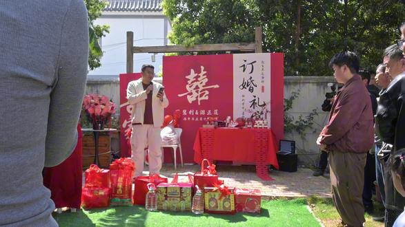 以爱之名,以余生为期
在海边小院,完成一场温柔的订婚仪式
三餐四季,岁岁年年
#订婚快乐 #海边婚礼 #小院时光