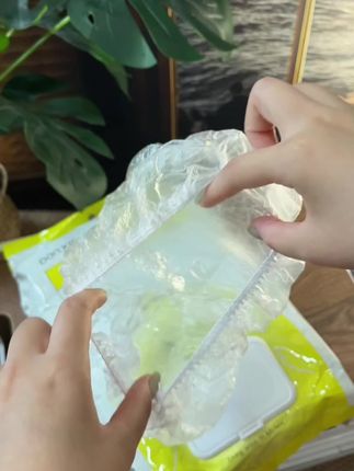 咚西壁挂式一次性保鲜膜套抽取式家用多功能厨房保鲜罩防尘防串味#食品级保鲜膜套 #好物推荐🔥