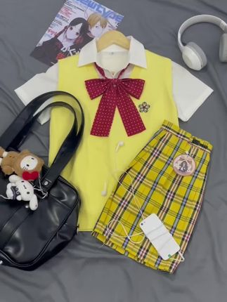 马甲套装黄色马甲配小杏福不错😌 #学院风穿搭 #好看的衣服都在这里 #jk裙
