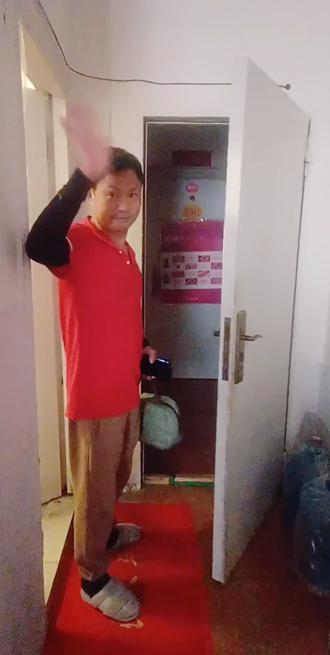 今日带饭,梅干菜烧肉十油泼油麦菜,荤素搭配,做自己喜欢的事,不觉得辛苦,幸福就是知足常乐。#记录做饭日记#家常炒制 #地地道道的美味下饭菜#dou十抖音小助手