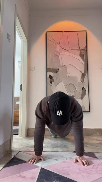 卡不上点的俯卧撑手势舞🙈#平板支撑卡点挑战