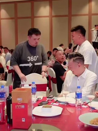 原创作品 《我的金牛哥》 今天金牛哥好开心哦😃 感谢班长让我们认识了才家人 谢谢你们 @郭有才(今晚7点相聚江阴飞马水城) @辉煌金牛(莱克诗瑞·丰润)