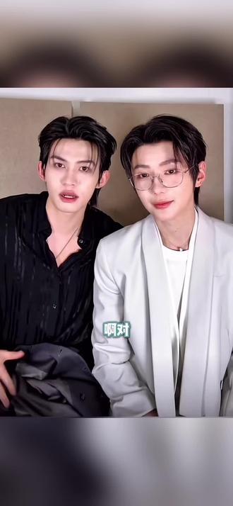 #不拆
#云旗郝熠然
反正我是28.6W中的一员
我是坚定自信
不会问的
是谁还不知道,我们今天不拆1.0满月啊