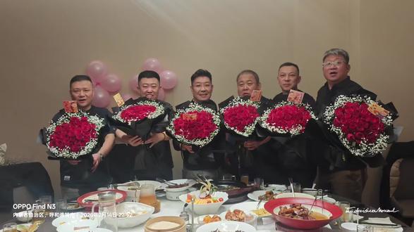 “遇风相扶持,逢雨共撑伞”
幸福是属于知足的人的
既相似又互补既是夫妻又是朋友
有幸并肩 彼此珍重
情人节快樂我們永遠是我們
#大聚会 #情人节快乐祝天下有情人终成眷属 #聚会