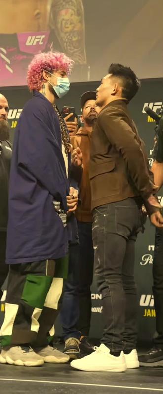 #UFC #宋亚东 #蜜糖 这身体差距有这么大吗?