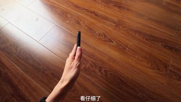 同款蓝色圆月手机壁纸!质感拉满试试吧✌🏻
#手机壁纸 #屏保该换了系列 #iphone壁纸 #ios26 #景深壁纸