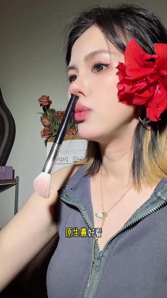 谁懂这个…真不是智商税!带上瞬间就是欧美混血小翘鼻啦~这下拍照都不需要p图啦#隐形鼻撑 #小翘鼻 #缩鼻翼的方法