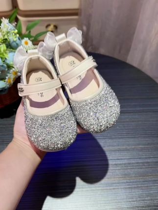 #生女儿就是用来打扮的 巴布豆童鞋女童公主水晶鞋2025新款儿童鞋子小女孩软底单鞋配礼服#开学必备 #女童公主鞋 #女童穿搭
