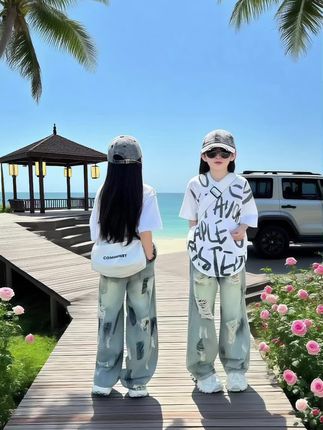 #酷女孩穿搭 #夏季干净风穿搭 #夏日穿搭小心机 #这个夏天如何摆脱穿搭廉价感 #初秋叠穿灵感 @抖加🔥上热门🔥dou+🔥热点宝