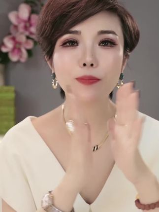 铜合金合成锆石耳饰 2025欧美轻奢新款复古高级感金色耳环女耳圈#热门 #热门音乐🔥 #热门短剧推荐