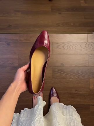 这双鞋也太显白了吧~纵情演绎法式美学~#穿出高级感 #单鞋#品质女鞋 #时尚美鞋 #美出高级感
