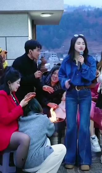 小月琴邀请的杀猪宴,好热闹