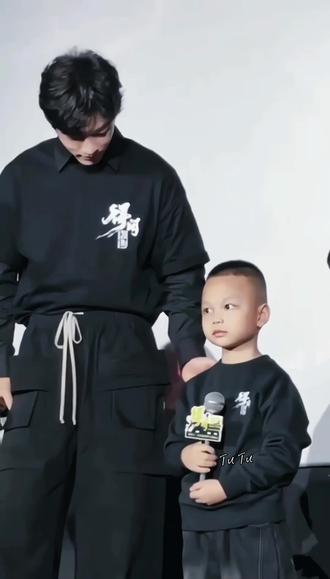 他从不回避自己的年龄,坦荡且自信#得闲谨制宜昌路演