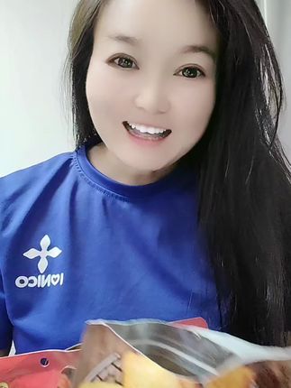 爱家人的前提,是先学会爱自己。身体就是家庭的顶梁柱,没了健康,拿什么给妻儿遮风挡雨,拿什么尽孝养老?别总说 “等忙完这阵”,健康等不起。男人也好,女人也罢,再累也要留休息的时间。记住:没了好身体,挣再多钱、立再大功,都是一场空。