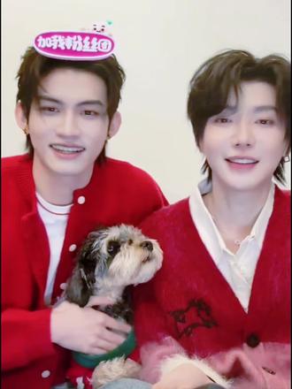 家产陪我们跨的第一个年,家产一起跨的第一个年,以后还会有很多很多个跨年#郝熠然 #云旗 #云熠星河 @郝熠然 @云旗Yunqi #幸福 #顺风顺水顺财神