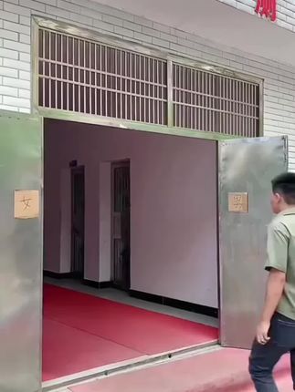 #仿真摄像头 #监控器 #监控 #防偷防盗 #方便又实用 @巨量千川 @DOU+小助手