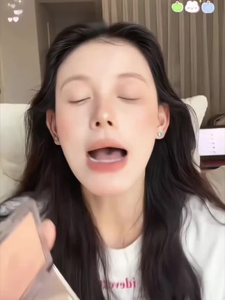 恬淡色系 皮肤自然透出来的杏色 融肤度很高的收缩色#腮红 #试色 #高级感#高智感妆容