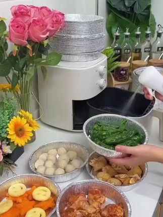9.9 元 50 个锡纸盘,质量超棒,用途多多,让你的厨房焕新活力,速来!#锡纸盘 #厨房好物 #厨房必备神器 #厨房 #好物推荐🔥