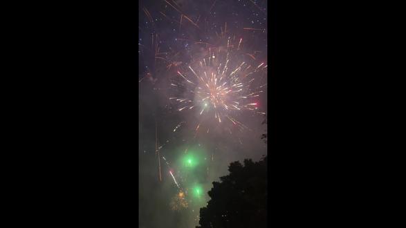 ᴴᵉᑊᑊᵒ ᵕ̈ ²⁰²⁶烟花升空,新的一年开始啦🥰🥰!🏮#2026 #元旦快乐 #第一视角 #记录真实生活