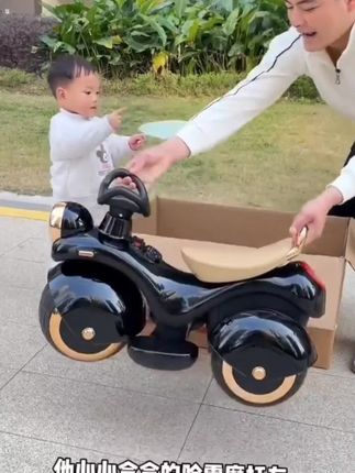 #孩子做梦都想要的#电动摩托车#爸爸终于给买回来了...