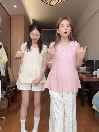 孕妇孕期最不可少的一个套装,多巴胺上衣配波点托腹裤百搭、不显怀不显孕肚#夏季穿搭 #今日穿搭 #孕妇装 #孕妇 #孕妇穿搭