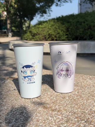 让我看看是哪个小可爱还没抢到冷变杯👀 瑞幸你真的会啊~瑞幸x崩坏星穹铁道联名周白厄遐蝶冷变杯立牌吧唧高颜值动漫收藏#瑞幸#冷变杯#崩坏星穹铁道 #白厄#遐蝶
