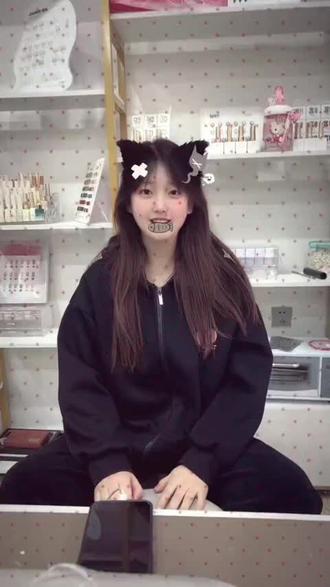 #欢乐办公室 我们是美甲五剑客,敢问阁下是?#等等我先摆好造型