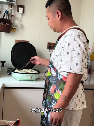 大伯哥今年42岁,来我家做保姆一年了#vlog日常 #厨房湿巾
