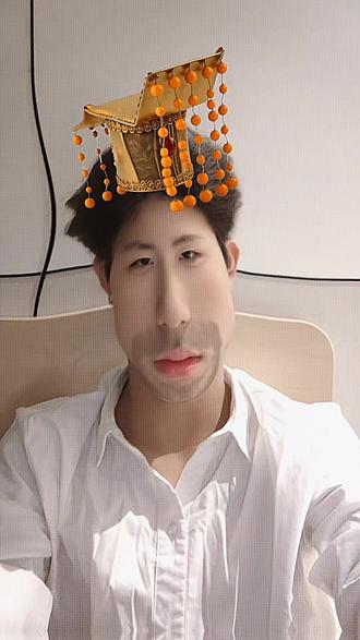 别哭了,以后哥哥保护你好不好?#年下#年上脸