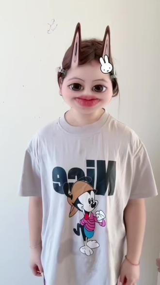 不敢回看 左顾右盼不自然的暗自喜欢#dj小半#手势舞ditto #变装 #抖音推广 #猫猫舞