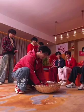 小咪你在做霉豆腐嘛#严浩翔#文案#时代少年团