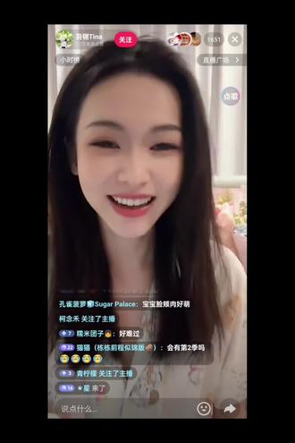 维港故事落幕,唯独我迟迟放不下 梁舒怀联姻了,温景徽去国外了。
维港的风停了,烟花也谢了。
只有我还戒断不了……
罚二搭演死都不分开的小情侣,狠狠弥补我幼小的心灵😭#亲爱的维多利亚港#梁舒怀温景徽#赵振栋羽翎#意难平#二搭甜剧