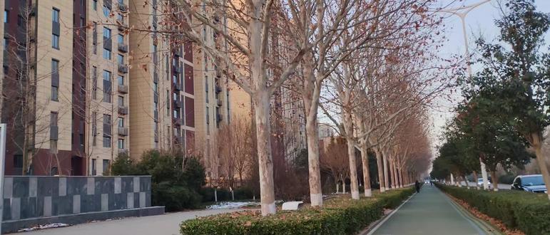 带你逛一下空港新城幸福里小镇,空港最大的安置房小区。