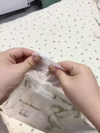 一觉睡醒天塌了!婧麒的6层纱布浴巾竟然才这个价格!赶紧给娃又买了两条!大品牌的品质没得说,闭眼薅!#强烈推荐 #纱布浴巾 #婧麒纱布浴巾
