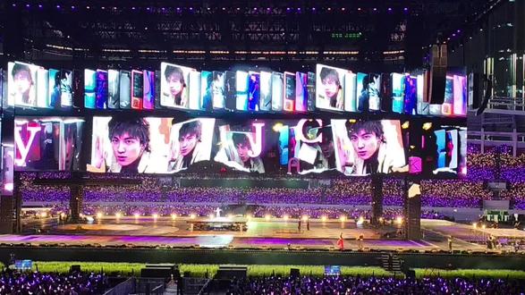 万兽之王演唱会广州首场终于剪出来了,刀我别用天外来物😭(视频摄于3月20日,917看台)
#薛之谦
#薛之谦演唱会
#万兽之王广州
#天外来物
#演唱会是一个巨大的乌托邦