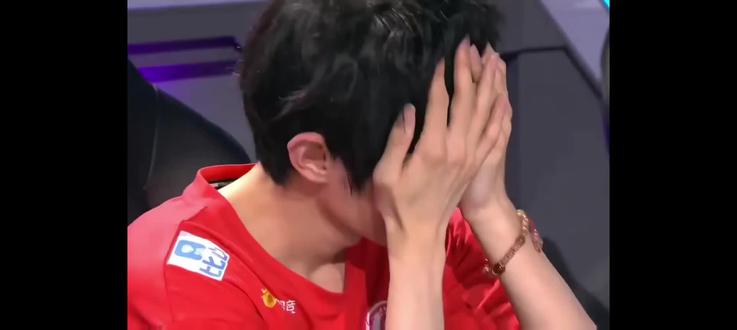 我保证徐必成是天使 只是世界有点坏 yc:@枣泥 #一诺 #徐必成 #KPL