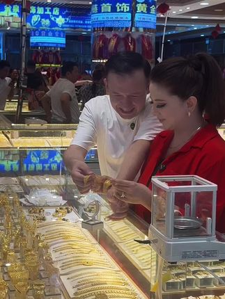 和田墨玉县拍摄顺利结束 #gulginemollaemet #和田 #美女歌手