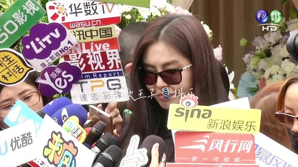 祖贤姐姐退出娱乐圈时的媒体采访,潜心修佛🙏🙏至今不婚😭 女神无论你变成什么样子,我们都依然爱你@王祖贤Joey @齐秦 @情歌王子🎙️抖乐 #王祖贤 #王祖贤女神 #王祖贤近照 #齐秦 #王祖贤齐秦 王祖贤出家🙏🙏