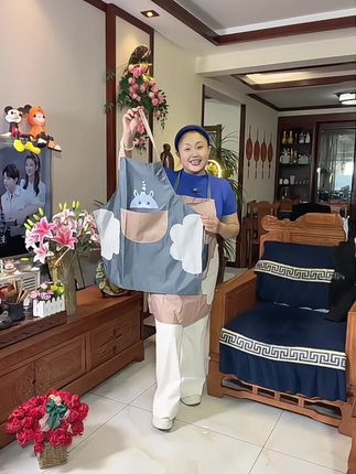 #防水防油围裙一擦易净 #防水防油围裙 #可擦手围裙 #挂脖围裙 #厨房围裙 围裙 工作围裙