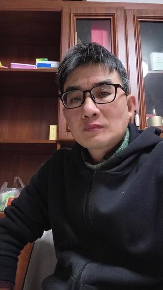 说话要慎言 假装他在录音