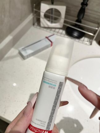快快快来薅#薇诺娜 睡眠面膜的超大羊毛!自带硅胶刷头超方便,睡前涂上第二天皮肤状态好好!真的巨好用#睡眠面膜#面膜#好皮肤养出来 #护肤好物