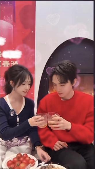 侯呈玥梁思伟首搭~剪一些戏外可爱的默契互动,存着方便自己看😋(部分素材捡于网络,出处见水印~BGM:唯有爱)#可爱到犯规