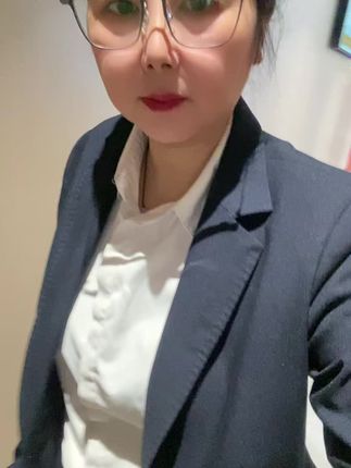 今天好冷呀西装都穿上了