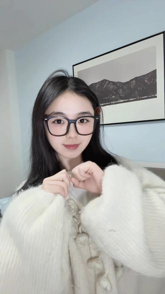 挑战画一百位美女!今天画啦萱萱~本来想画萱萱跳苏慕遮的造型但是没找到清晰的图片呜呜ivi这张换了细化的方法!三连在评论区留下你的爱播/你推等等你想让我画的图片吧!说不定下期就会画到啦!!#sk萱萱 #醋莓萱萱 #sk#procreate绘画 #自由插画师 画的是@醋莓萱萱⁰⁹⁰³🍓