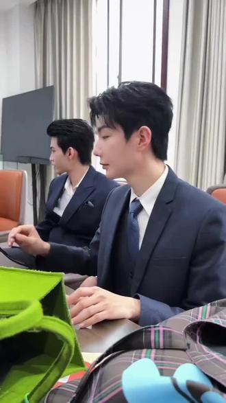 你还上过小学啊#郝熠然#云旗#云熠星河#游书朗#樊霄#热门 @DOU+小助手 @抖音小助手