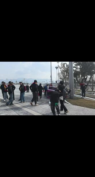 我们纵志成城向着同样的方向和目标前行。