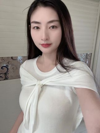 简简单单的素雅 衣服就穿个舒适 #穿搭 #穿搭分享 #针织衫 #素雅 #气质穿搭