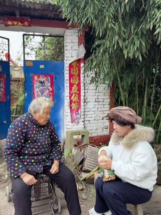 冬天补气血怕麻烦?试试这款新疆灰枣!去壳去皮超贴心,拆开就能吃,当作日常零食,甜到心里还能暖气血,懒人的冬日养生神器!