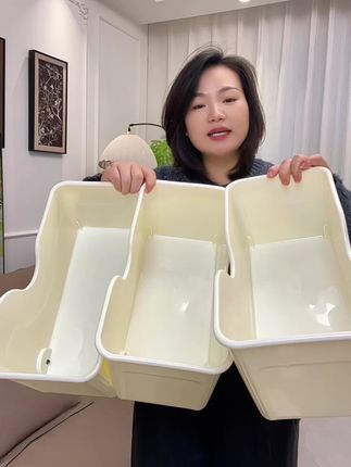 这种带轮子的收纳盒真的很好用!收纳清洁剂,锅具,调料瓶都很合适,整整齐齐又好拿取! #收纳整理 #收纳盒 #卫生间好物#收纳箱
